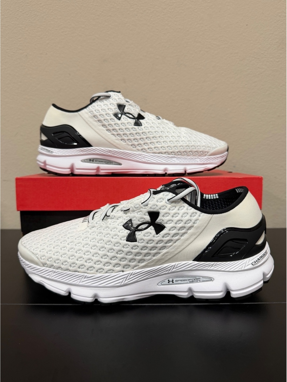 Size 10 - Under Armour SpeedForm Gemini “White Black”